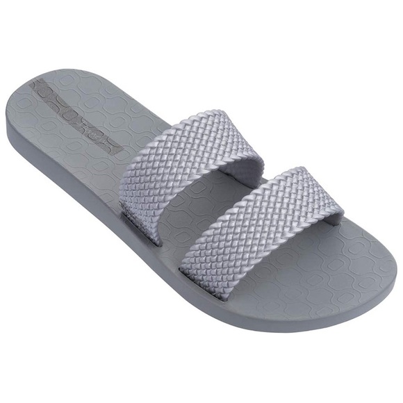 ipanema silver flip flops